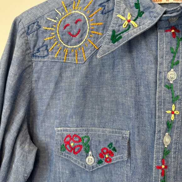 Tops - Vintage embroidered Sunshine and Flowers button up shirt Festival Season